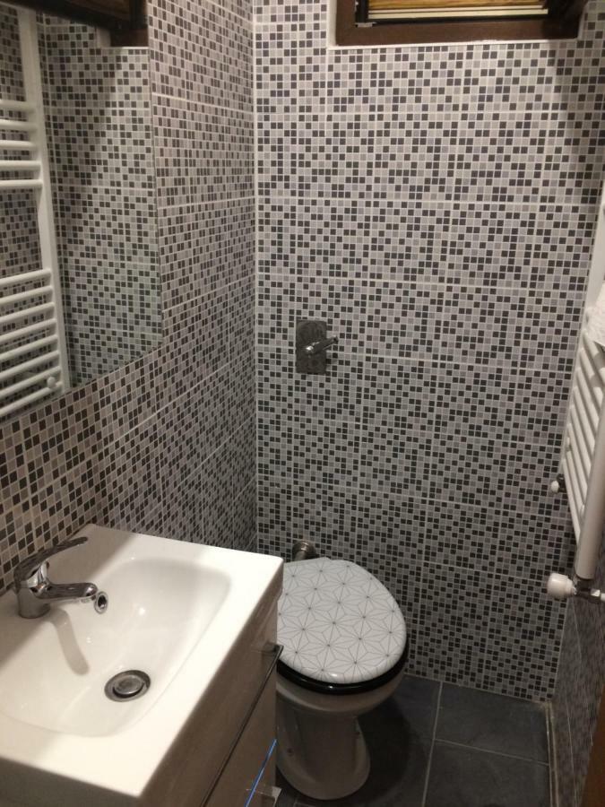 La Casa Bianca Apartment Rozzano Bagian luar foto