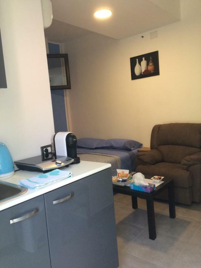 La Casa Bianca Apartment Rozzano Bagian luar foto